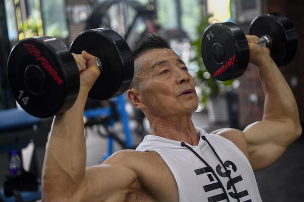 太原南站一条街50元 _ 团购券直播,太原南站小吃街